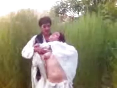 惊人的 青少年 三人行