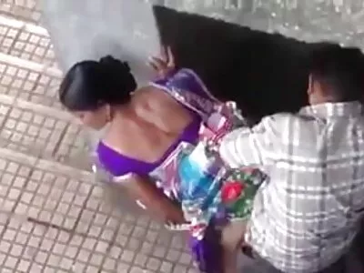 性感的青少年品尝巨大的啄木鸟